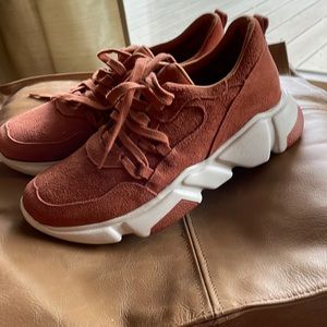 New w/o tags